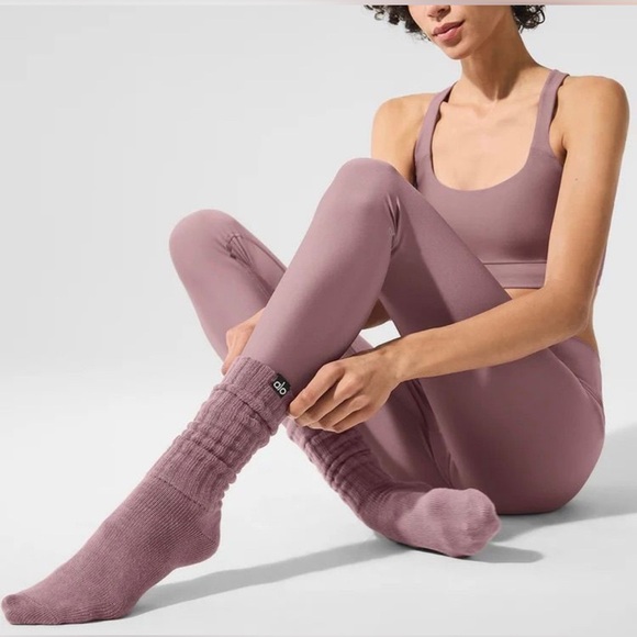 ALO Yoga scrunch socks and mid crew socks both Smoky Quartz new & Authentic - Picture 3 of 3